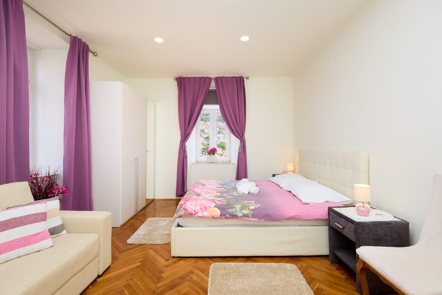 Apartament Spacious 4 Bedroom *